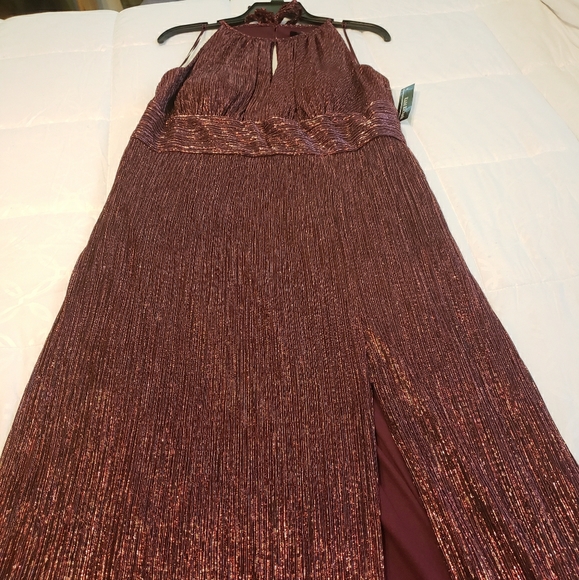 Halter Gown - Picture 1 of 4